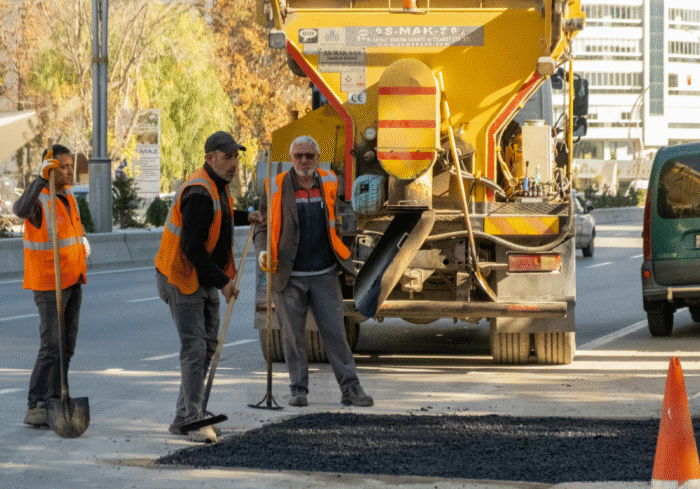How to Perform Asphalt Driveway Maintenance